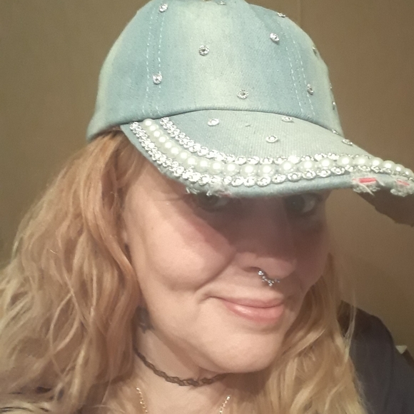 Meet your Posher, Carrie a - Picture 1 of 1